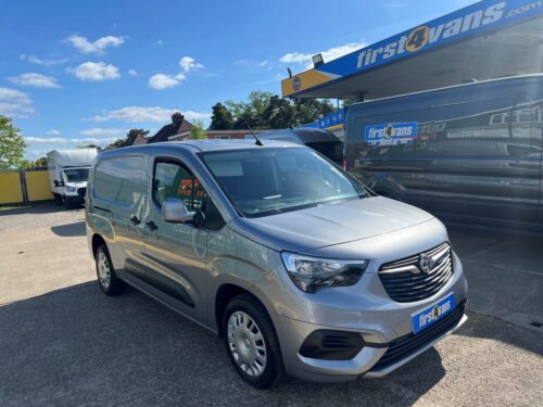 2020/20 VAUXHALL COMBO 1.5 2300 SPORTIVE L2 H1 100 BHP *** ULEZ COMPLIANT & AIR CON ***