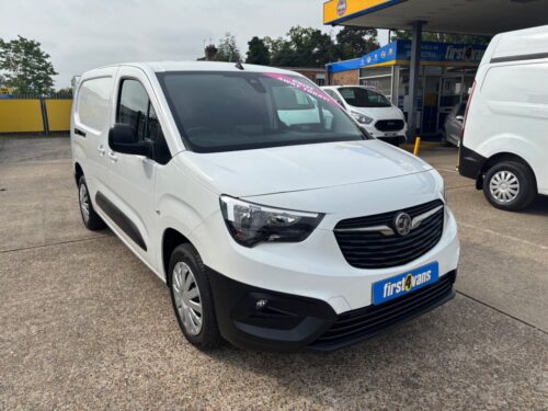 2021/21 VAUXHALL COMBO 1.5 TURBO D 2300 EDITION AUTO L2 H1 130 BHP *** AUTO ***