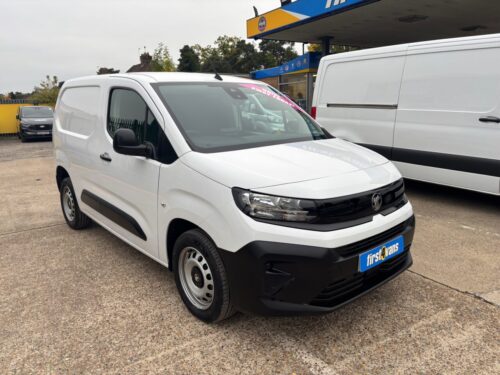 2024/24 VAUXHALL COMBO 1.5 2300 PRIME L1 H1 100 BHP *** SAME-DAY DRIVE AWAY **