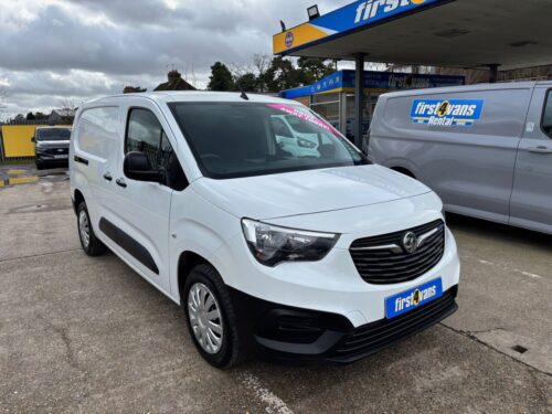 2022/71 VAUXHALL COMBO 1.5 2300 DYNAMIC L2 H1 100 BHP ** SAME DAY DRIVE-AWAY **