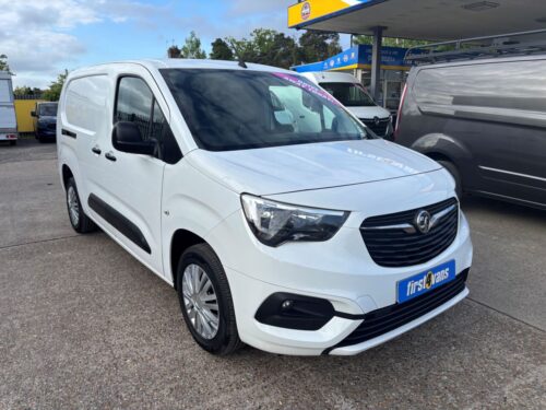 2021/71 VAUXHALL COMBO 1.5 2300 SPORTIVE L2 H1 100 BHP  ** SAME DAY DRIVE-AWAY **